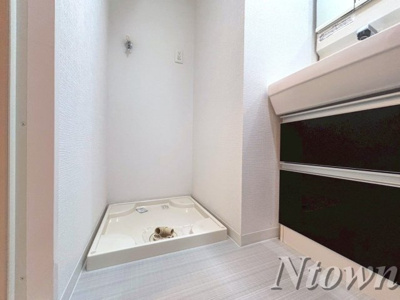 【設備】 | セローム亀島 | 洗濯機置き場です