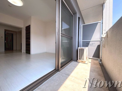 【バルコニー】 | セローム亀島 | 落ち着いた時間を過ごせるバルコニーです