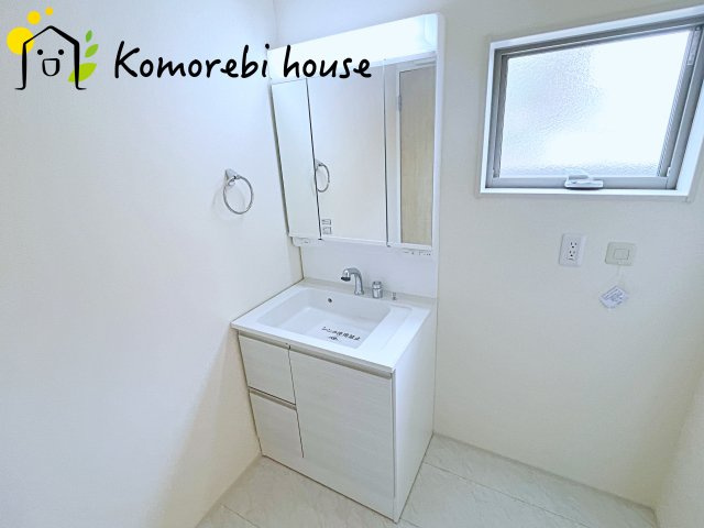 伊奈町中央　新築一戸建て　リーブルガーデン　02の独立洗面台|使いやすい独立洗面台です
