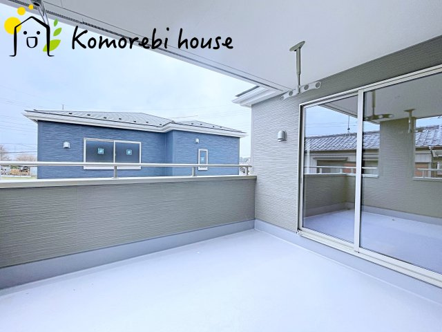 伊奈町中央　新築一戸建て　リーブルガーデン　02のバルコニー|陽当たり良好なバルコニーです