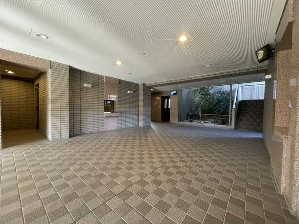 プレステージ上山手のロビー