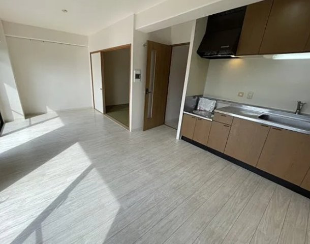 プレステージ上山手の居間・リビング