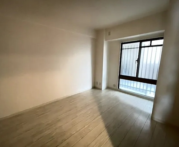 プレステージ上山手の洋室