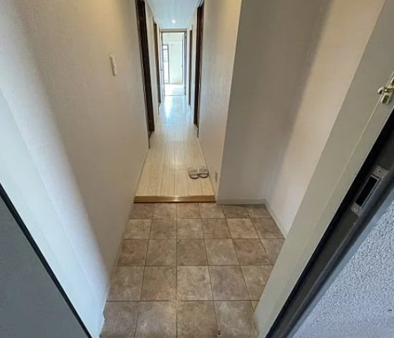 プレステージ上山手の玄関