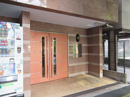 プリズムスクエア本駒込のエントランス