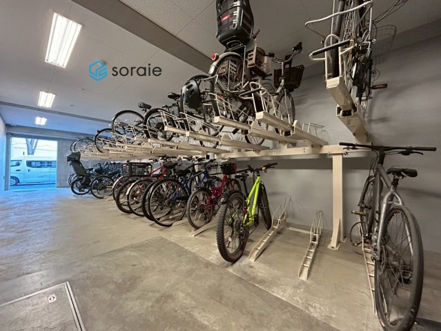 レーベンリヴァーレ入間オフィールの駐輪場|令和8年1月27日撮影。