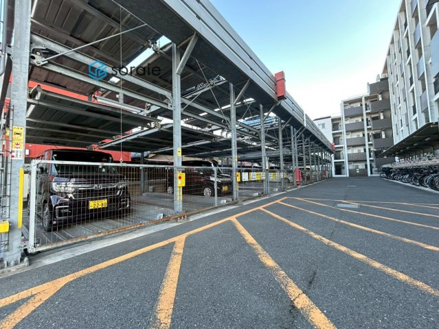 レーベンリヴァーレ入間オフィールの駐車場|令和8年1月27日撮影。