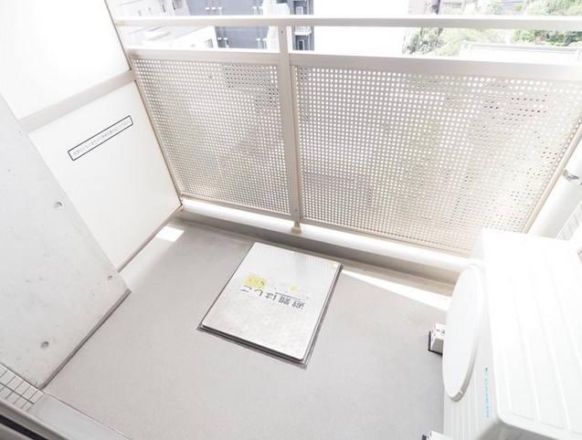 【バルコニー】