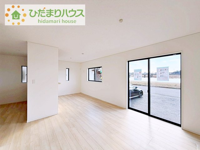 【居間・リビング】 | つくば市森の里第6　新築戸建 | リビングの窓からはあたたかな日差しが差し込みます(*'▽')