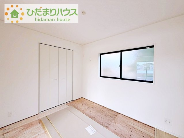 【洋室】 | つくば市森の里第6　新築戸建 | 小さなお子さまのいる方におすすめ！リビング横の和室でお子様が遊んでる様子も確認できます(^^)/