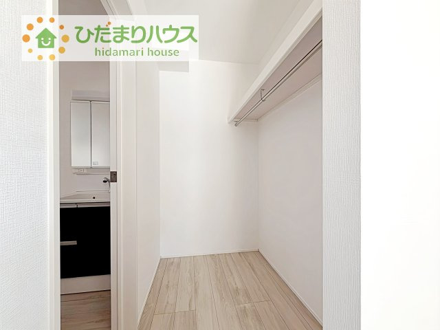 【収納】 | 守谷市美園2丁目第1期　新築戸建 | 玄関前のファミリークロークは上着等収納するのに便利♪
