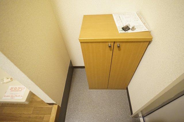 パーシモン東生駒の玄関