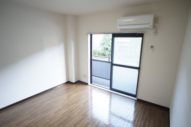 パーシモン東生駒の居間・リビング