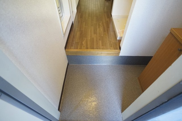 パーシモン東生駒の玄関