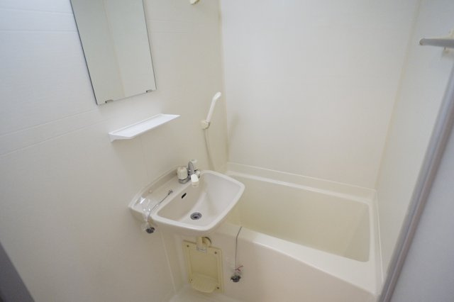 パーシモン東生駒の浴室