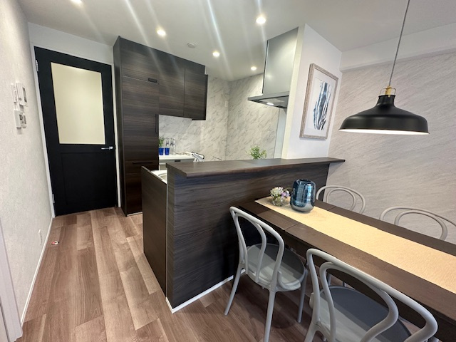 【居間・リビング】 | 近鉄淀川リバーサイドマンション | インテリアデザイナーによる洗練されたモダンな内装！※使用している設置家具の購入も可能です。