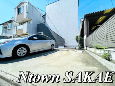 【駐車場】 | IRIS Garden | 駐車場に車を止められます