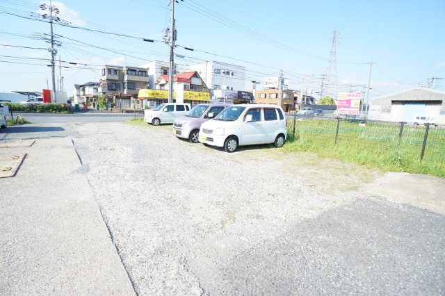 マイハウス小泉の駐車場