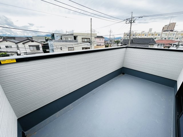 新築　高崎市上和田町1期　LIGNAGE　1号棟　のバルコニー|現地写真　日当たりの良いバルコニーはお洗濯物もよく乾きそうです◎
　
