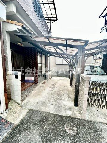 野崎３丁目一戸建の駐車場