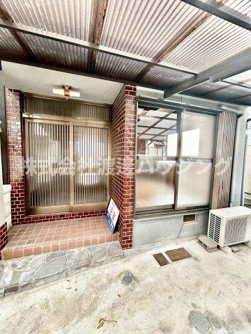 野崎３丁目一戸建のエントランス