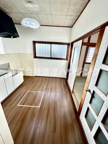 野崎３丁目一戸建の居間・リビング