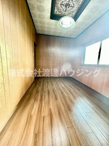 野崎３丁目一戸建の寝室