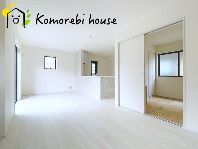 西区土屋　新築一戸建て　リーブルガーデン　01の居間・リビング|ゆったりとしたリビングです