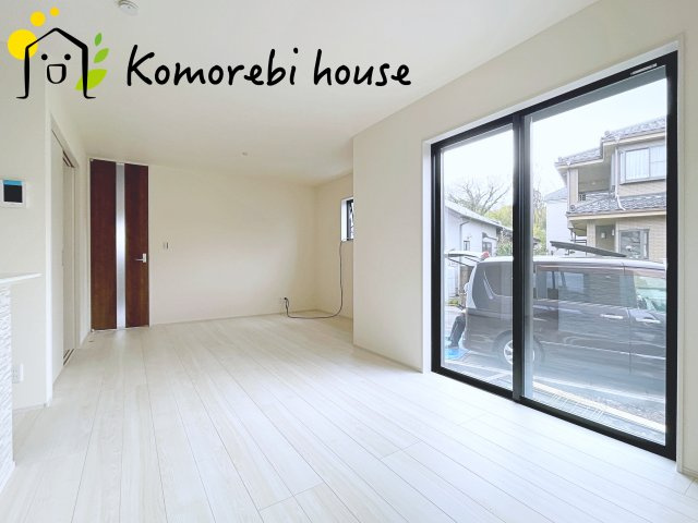 西区土屋　新築一戸建て　リーブルガーデン　01の居間・リビング|ゆったり過ごせるリビングです