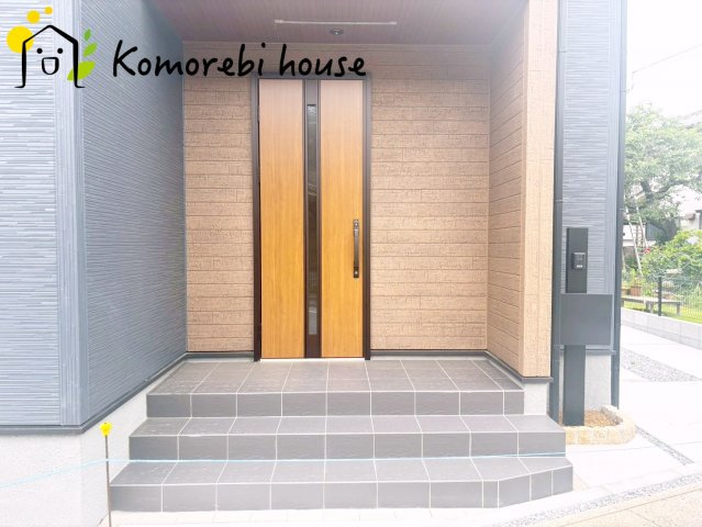 西区土屋　新築一戸建て　リーブルガーデン　01の玄関|シンプルで使いやすい玄関です