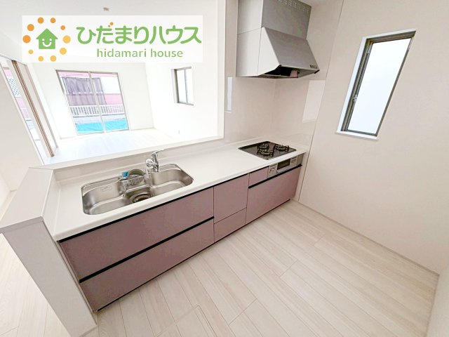 【キッチン】 | 守谷市薬師台7丁目16番　新築戸建　C号棟 | 料理をしながらでも、ご家族との会話を楽しめる対面式キッチン♪