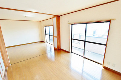 【居間・リビング】 | ファミール大原 | おしゃれな居間です