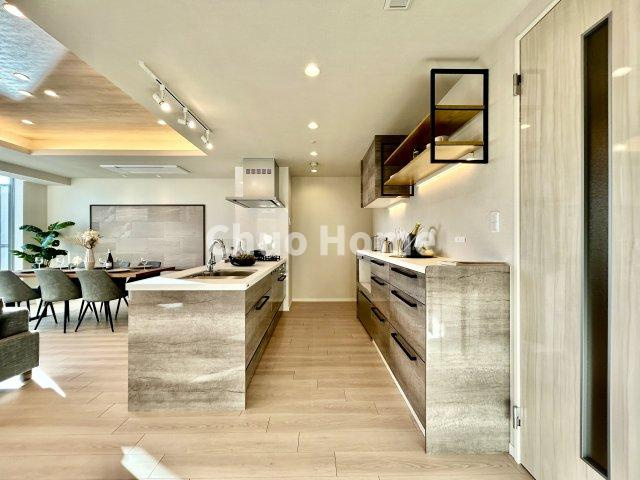 Wコンフォートタワーズイーストのキッチン|ワイドで収納豊富なシステムキッチン