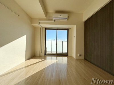 【居間・リビング】 | Aurum | こちらのリビングで趣味の時間をお楽しみください