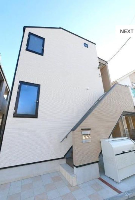 シャンペル三園の外観