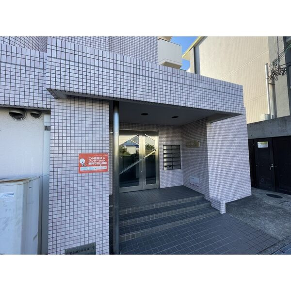 パルティール南ヶ丘のエントランス