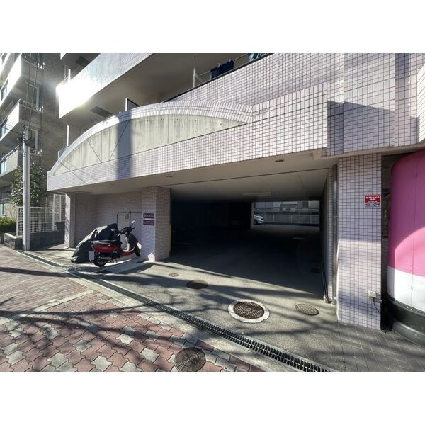 パルティール南ヶ丘の駐車場