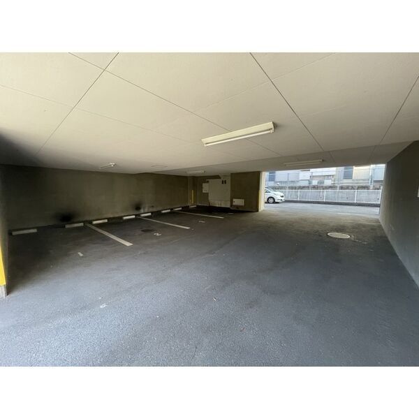 パルティール南ヶ丘の駐車場