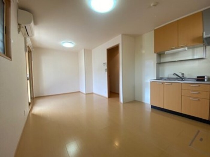 サンコート札木 Aの居間・リビング