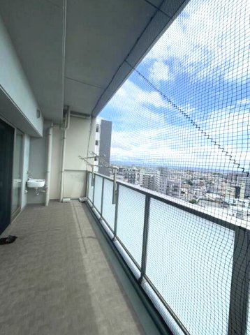 プレミスト大江本町のバルコニー