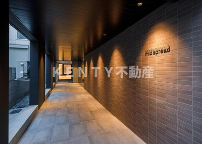 【エントランス】 | ミッド・スプレッド | エントランスです