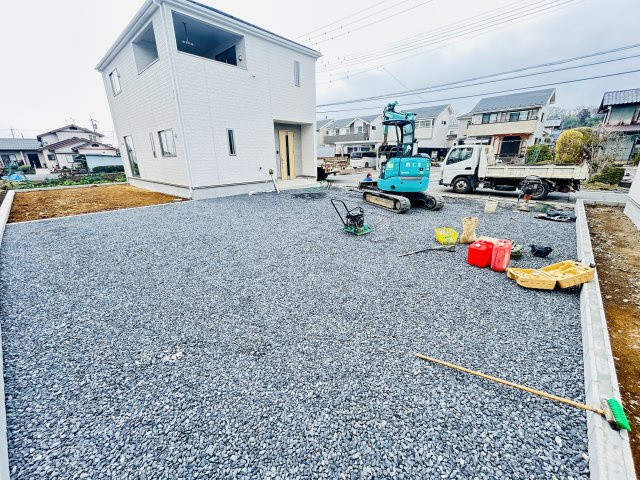 新築　前橋市粕川町新屋第1　クレイドルガーデン　1号棟の駐車場|現地写真　駐車スペースは並列3台分可能です！
