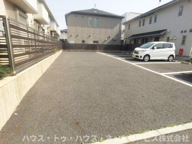 メルベーユおおたかの森　1号棟の駐車場