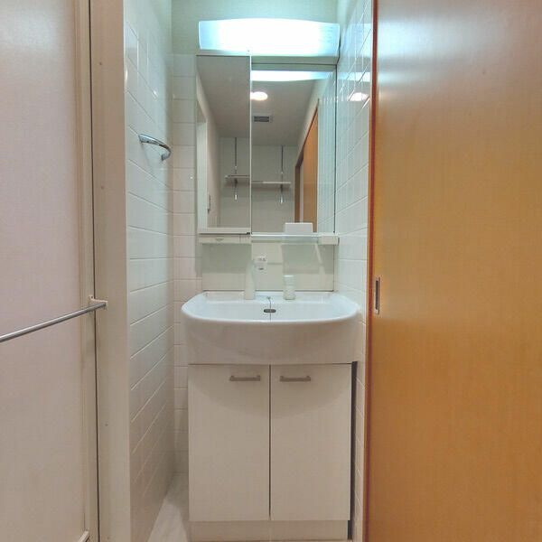 カーサ・エスペランサの独立洗面台