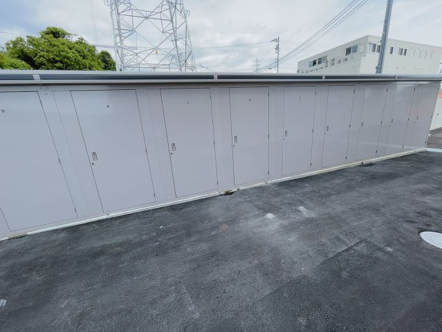 インぺリアル南大高の駐車場