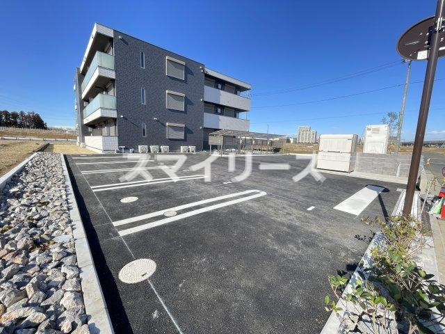 フィカーサ柏の葉の駐車場