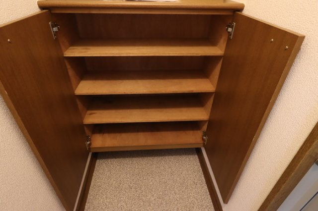 エミネンス 弐番館の玄関