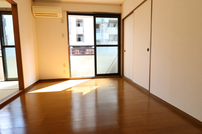 エミネンス 弐番館の居間・リビング