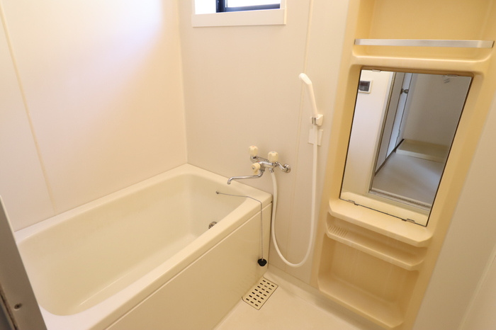 エミネンス 弐番館の浴室