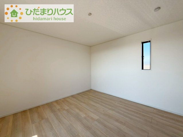 【寝室】 | 筑西市井上第1　新築戸建　2号棟 | 大きなベッドを置いても余裕の広さの主寝室♪